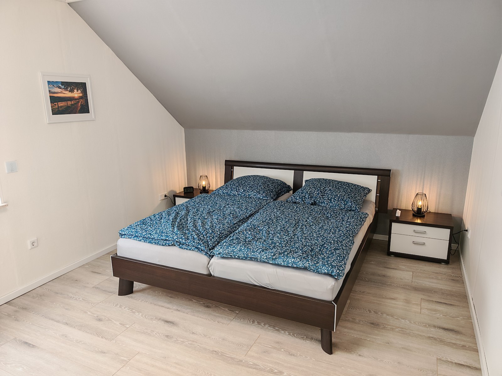 Schlafzimmer 1 mit Kingsize Bett